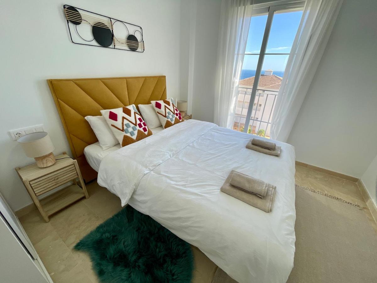 Hill Sea View Apartment Manilva Eksteriør bilde